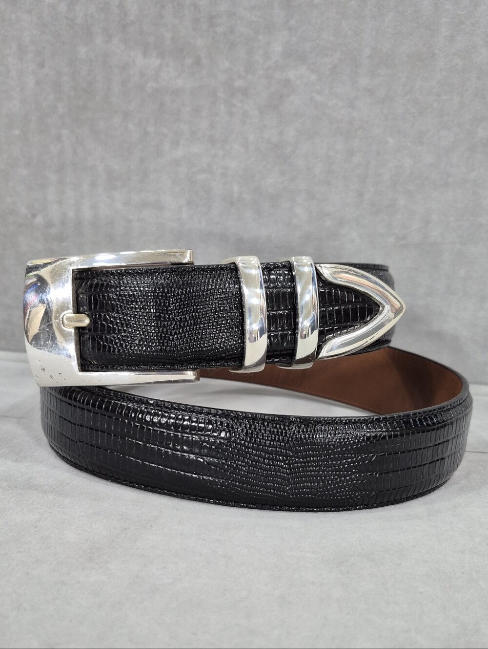 Marshall Fields Western belt men's 32 black leather snake embossed silver buckle